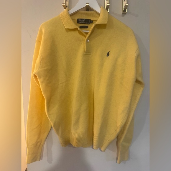 Vintage Ralph Lauren 100% Lambswool Sweater in Soft Yellow - Picture 2 of 5
